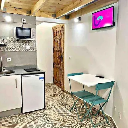 Апартаменты L5 Duplex Studio With Balcony! 2'from The Metro *