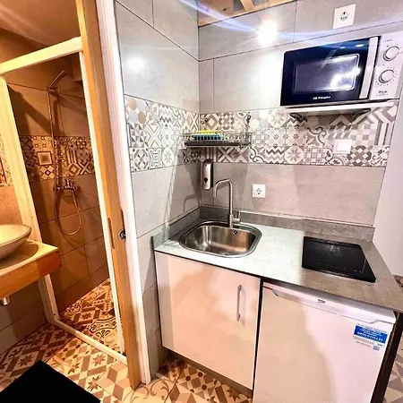 Апартаменты L5 Duplex Studio With Balcony! 2'from The Metro *
